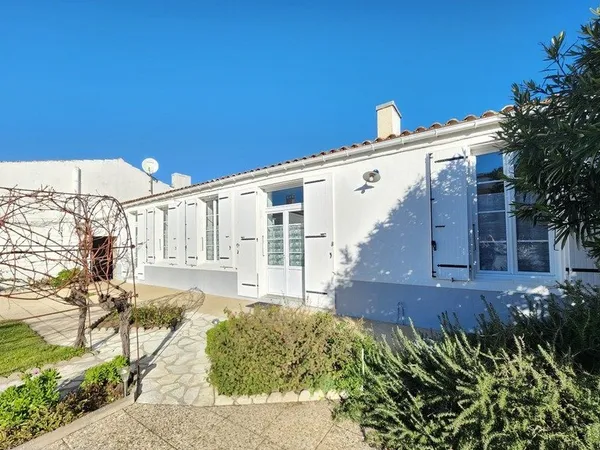 À vendre - Maison de plain-pied à 100 mètres de la mer - La Cotinière (Saint-Pierre-d'Oléron)