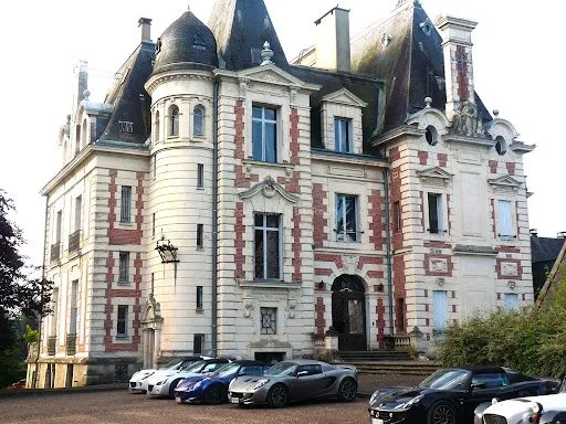 Château 53 pièces 900 m²