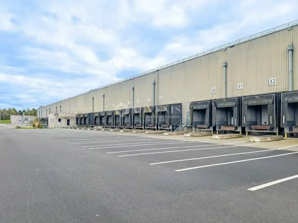 Entrepôt 23494 m²