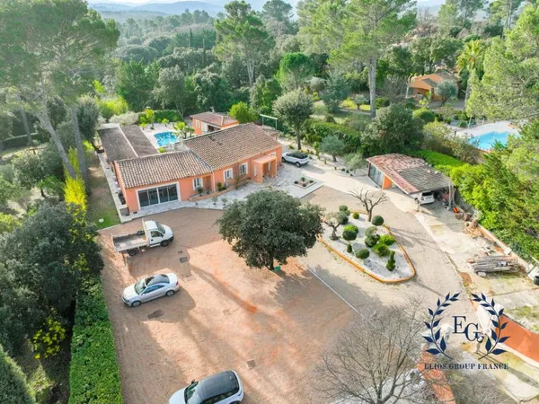 Villa 6 pièces avec piscine