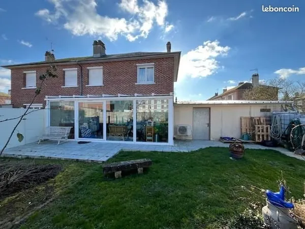 Maison 3 chs jardin garage a voir