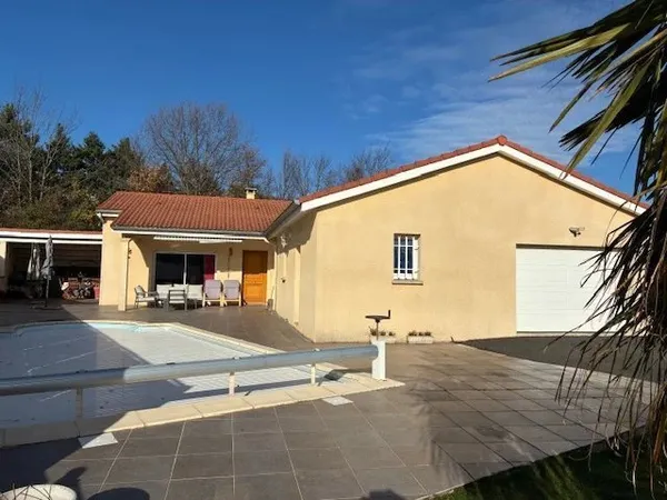 Belle maison, récente, de plain-pied secteur résidentiel à VILLARS