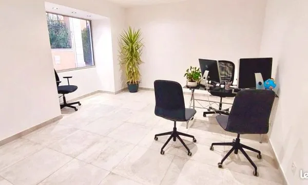 LOCAL COMMERCIAL RDC 36 m² CENTRE VILLE CARPENTRAS