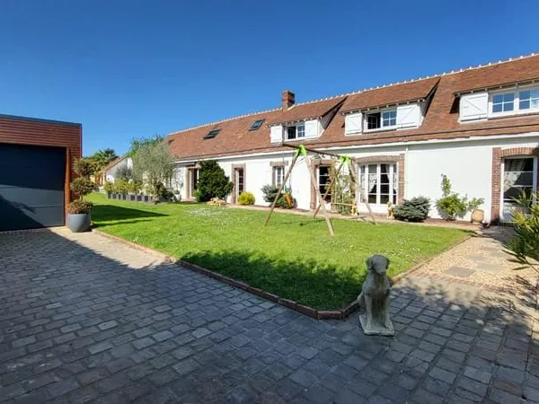 Belle longère de 230 m², piscine chauffée, 1 260 m² de terrain
