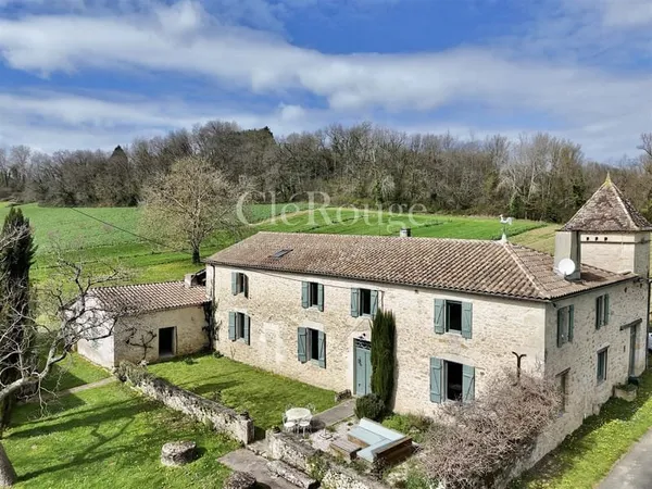 Entre Duras et Monségur - Propriété de caractère avec 5 chambres, piscine et dépendances