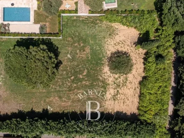 Terrain 1534 m²