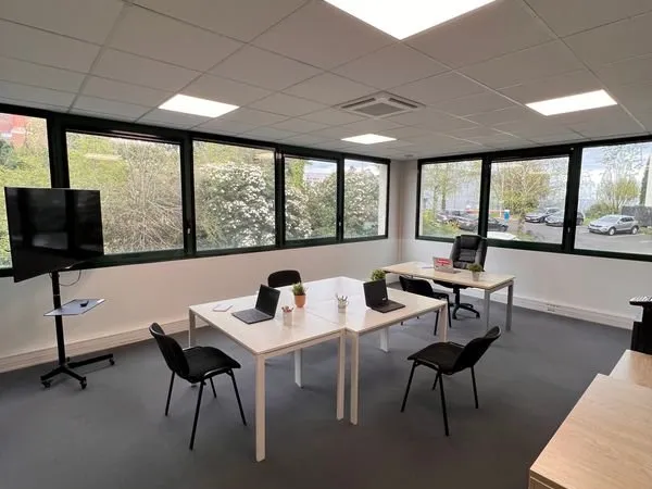 Bureaux lumineux 15 à 25 m² à louer - Limonest Techlid - Disponibilité immédiate