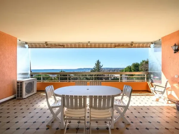 NICE - LANTERNE - 3 PIECES - VUE MER