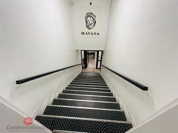 Local 174 m²