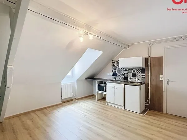 Studio 1 pièce 14 m²
