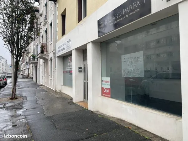 Bureau 169 m²