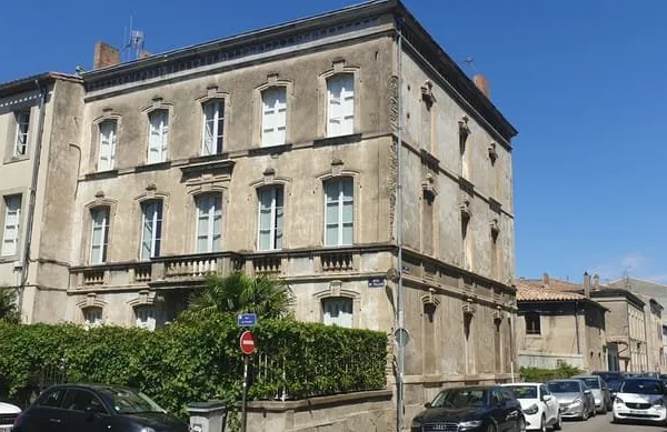 CARCASSONNE - PALAIS DE JUSTICE - BEL IMMEUBLE DE RAPPORT