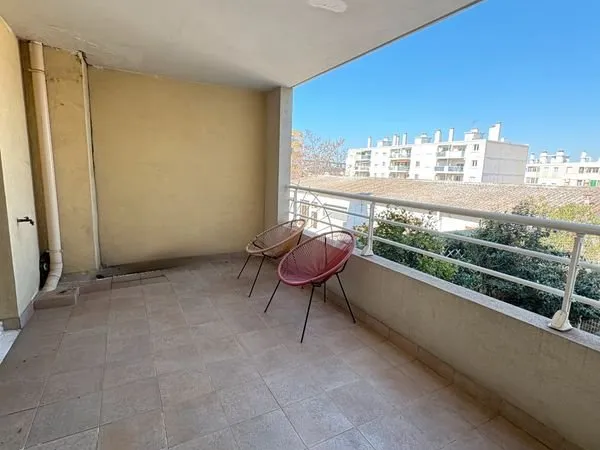 Appartement T2 avec terrasse hyper centre Jonquières