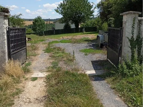 Particulier vend terrain à bâtir avec eau courante dessus