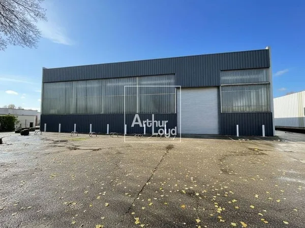 Local d'activité 730 m²