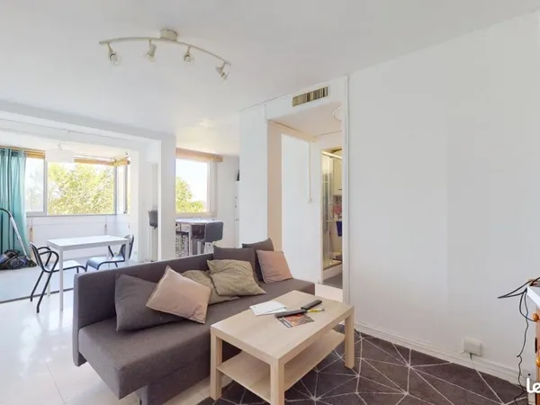 Chambre 5 pièces 82 m²