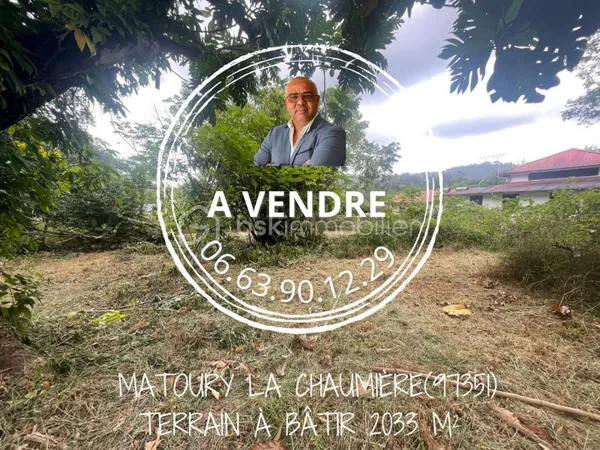 Terrain 2033 m²