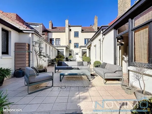 Maison 14 pièces 332 m²