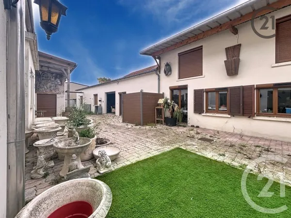 Local 775 m²