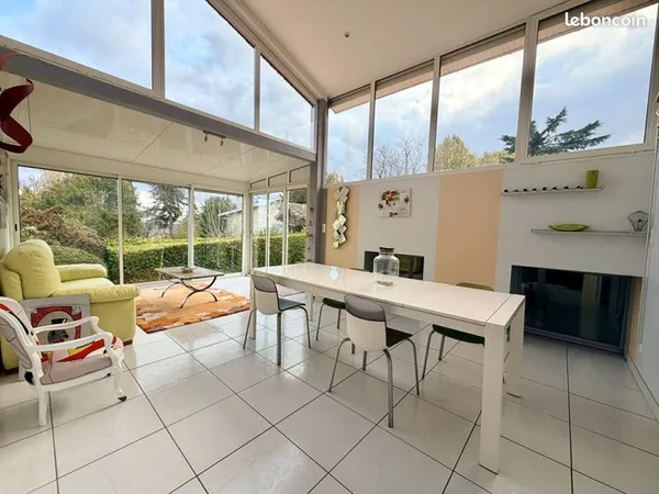 Maison 9 pièces 220 m²