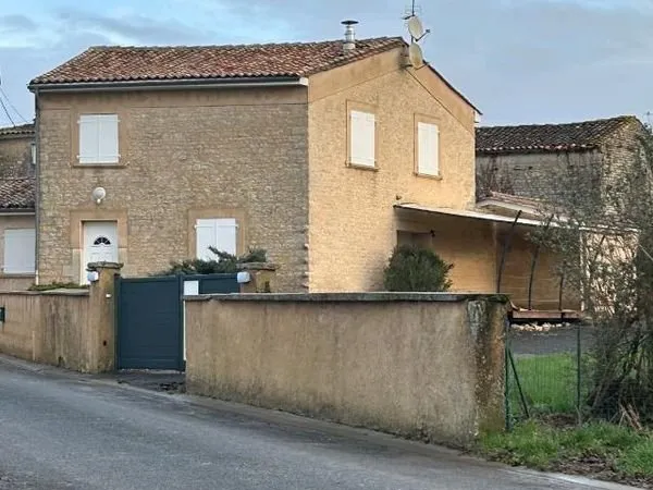 Maison Location Rouillac 5p 120m² 800€