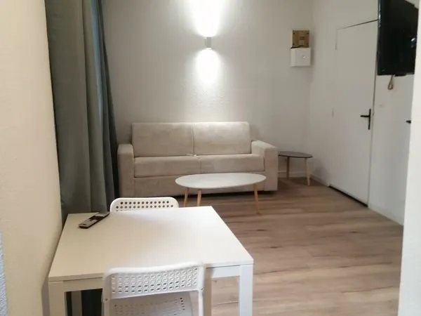 ✨ Beau Studio rénové, meublé, tout équipé, Toulon Centre - Proche écoles & gare