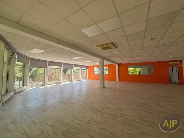 Local 236m² Saint Médard Centre