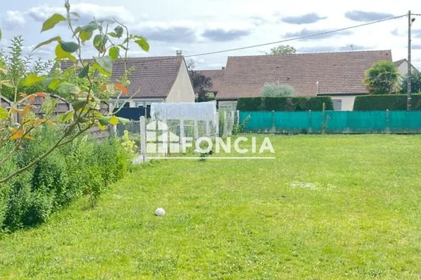 Terrain 275 m²