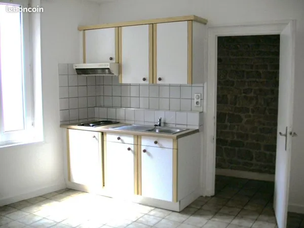 Très beau studio T1 plein centre ville Niort (proche UCO et Pilori)