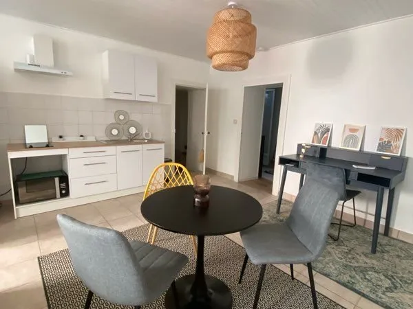 Apparemment meublé et décoré
