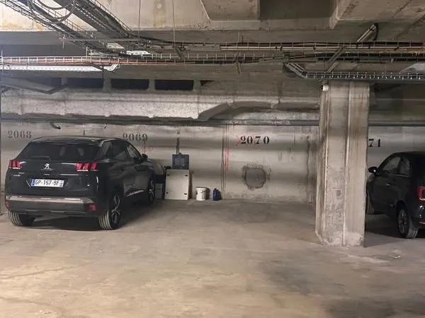 Place de parking intérieur