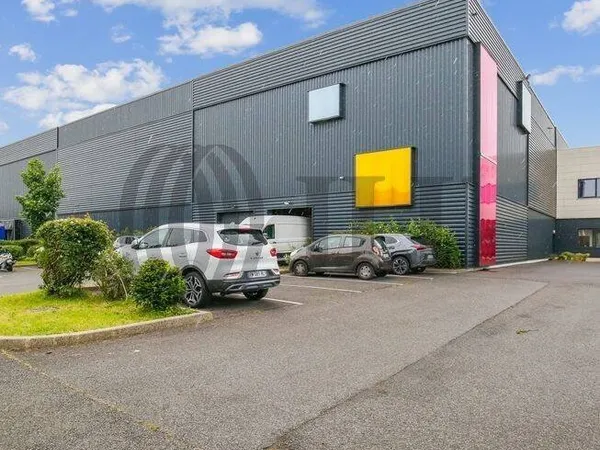 Entrepôt 5100 m²