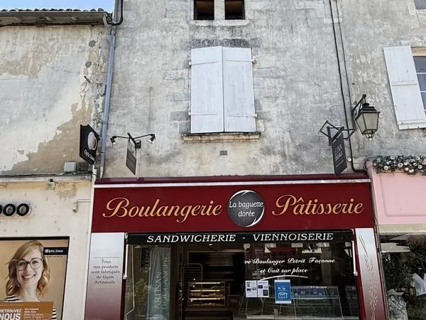 Local commercial 200 m² Saint-Jean-d'Angély