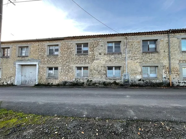 Grange 2 pièces L'ISLE D'ESPAGNAC (16)