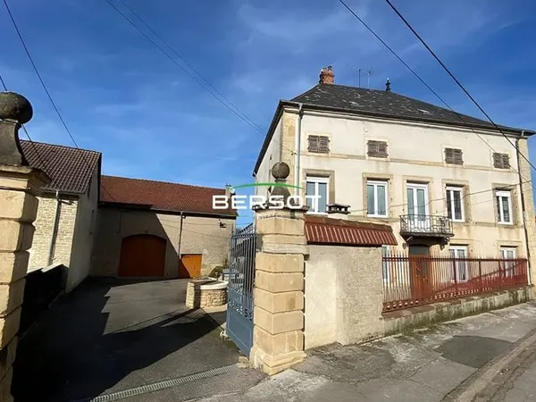Maison axe Jussey -Port sur Saone 8 pièce(s) 230 m2