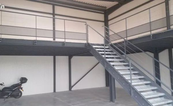 Local 210 m² VANNES