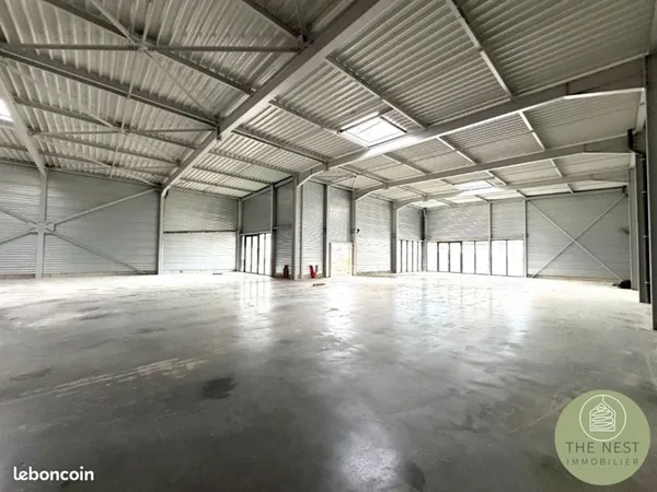 Local commercial 304 m²