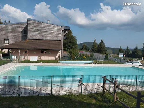 T2 à Super Besse avec terrasse