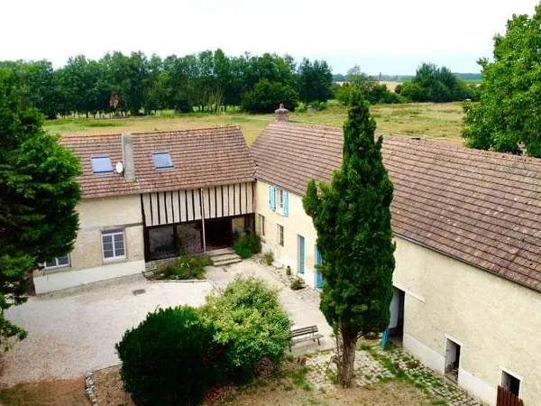 À VENDRE - MAISON DE CHARME DANS ANCIEN CORPS DE FERME - FLEXANVILLE (78)