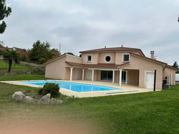 Maison 8 pièces 159 m²