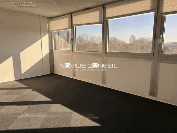 Bureau 426 m²