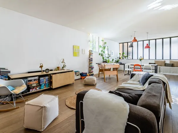 Appartement spacieux, plein centre, type loft