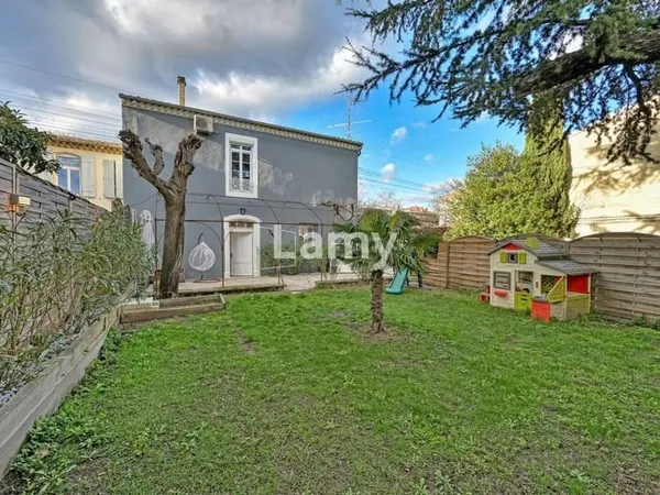 Maison 3 pièces 185 m²