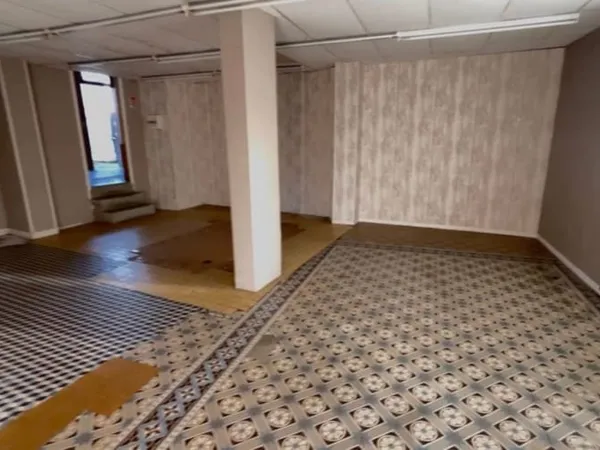 Local commercial 80 m²