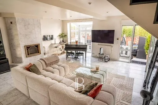 Maison 6 pièces 153 m²