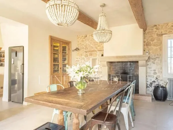 Maison 10 pièces 400 m²