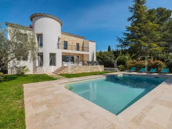 Chateauneuf Villa contemporaine rénovée à vendre