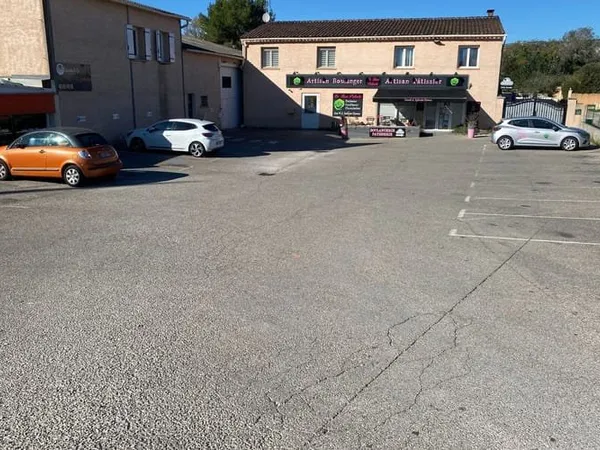 Local d'activité 273 m²
