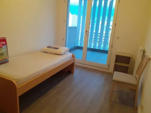 Appartement 5 pièces 12 m²