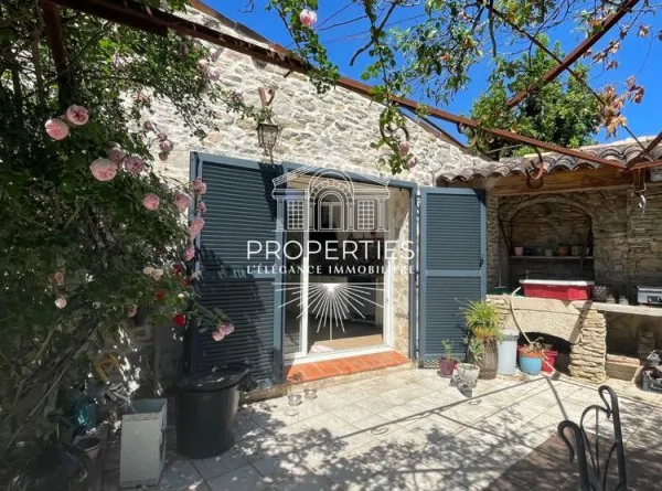 CARNOULES - PROPRIETE DE 160 M² RENOVEE - PISCINE -GARAGE- POSSIBILITE DIVISON PARCELLAIRE